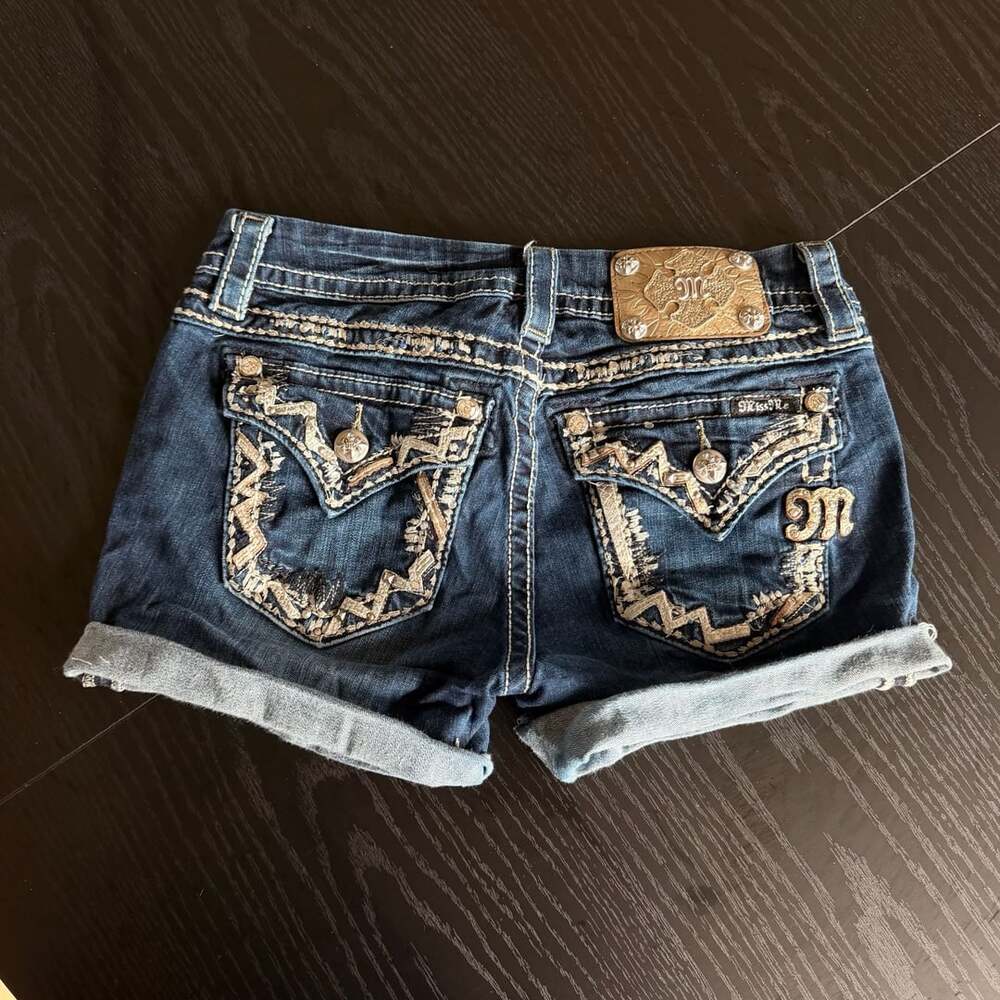 Miss Me Mid-Rise Easy Cropped Denim Shorts Size 26